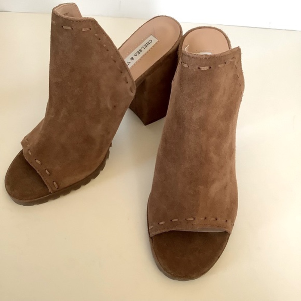 Chelsea & Violet Tess Suede Block Heel Mules Size 8